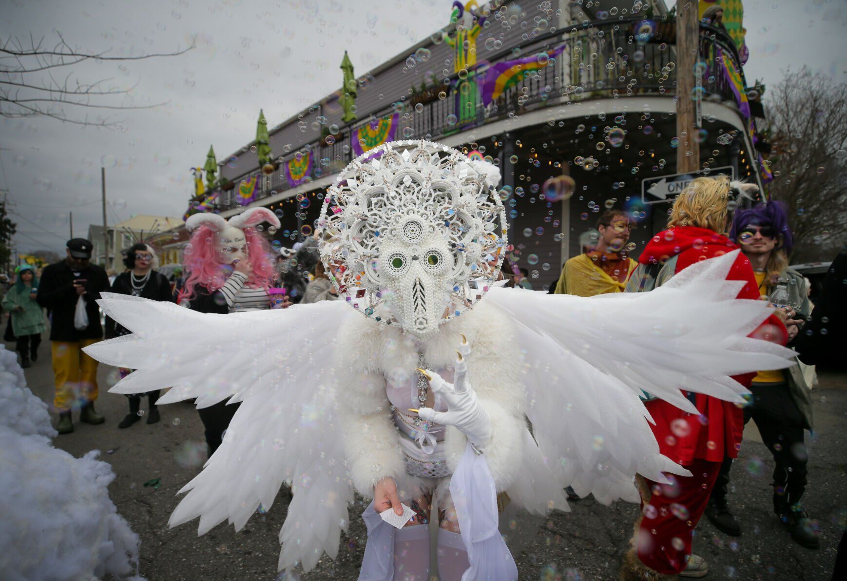 no.costumes.021424.0016.jpg